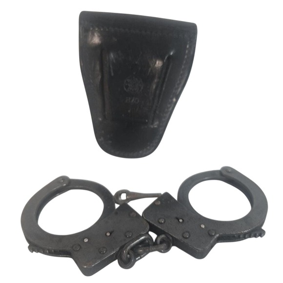 Vintage American Handcuff Co Fond du Lac Wis Handcuffs with S&W B70 Leather Case